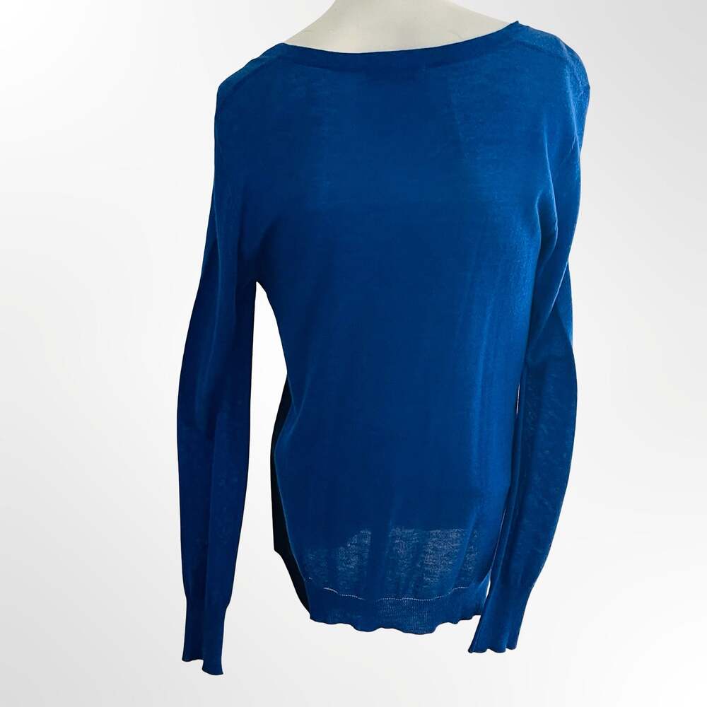 WHETHERLY Blue And Black Colorblock Long Sleeve V-Neck Sweater - Picture 4 of 8